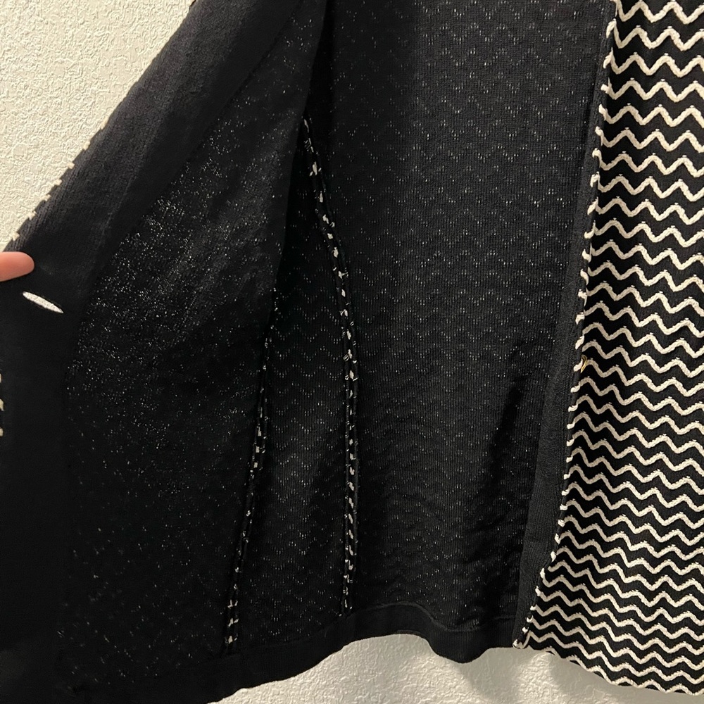 St. John Black and White Zigzag Knit Blazer - Picture 6 of 14